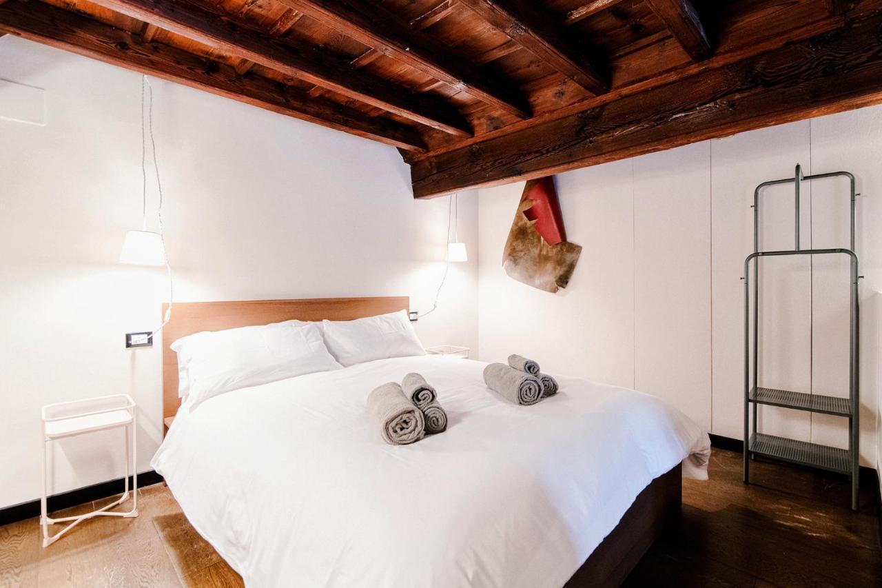 Palazzo Del Pero - The House Of Travelers Apartment Como Luaran gambar